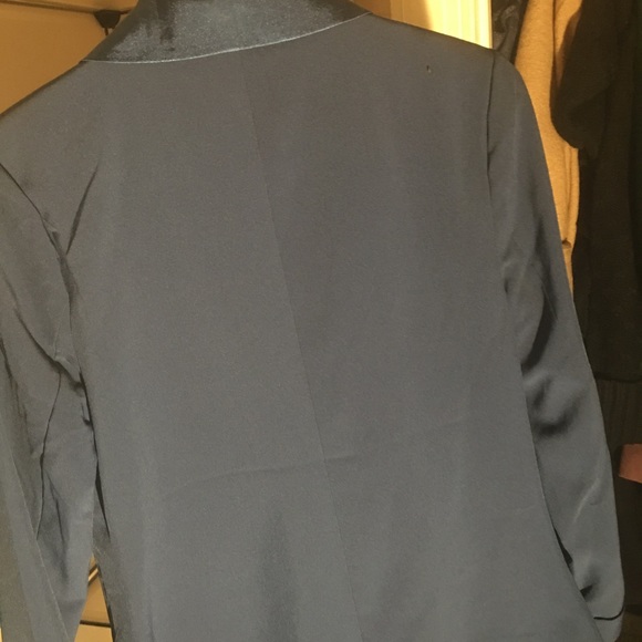 Navy blue suit jacket size med silky lapel - Picture 3 of 3